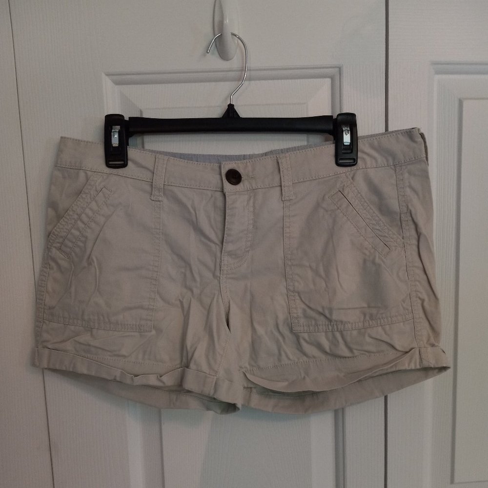 Beige SO shorts, size 11